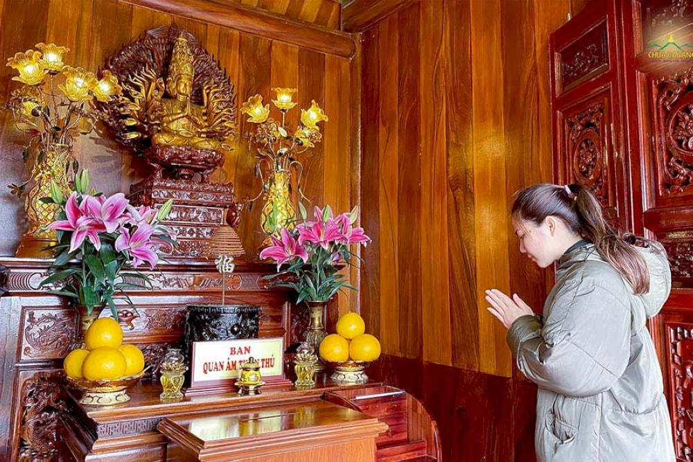 The altar inside the One Pillar Pagoda